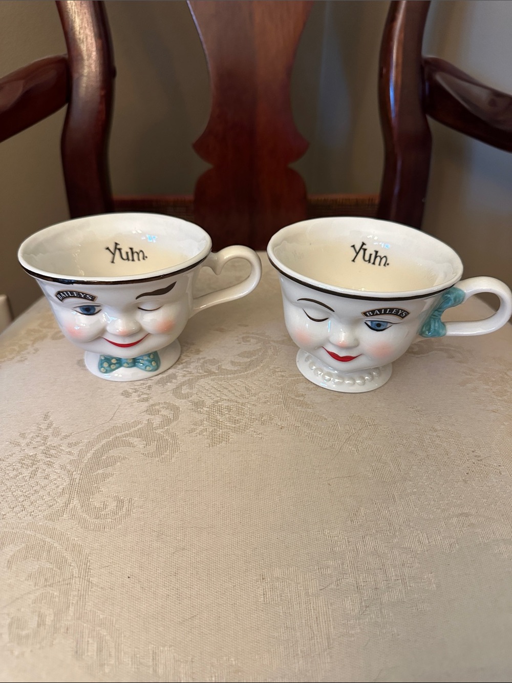 Limited edition ceramic Baileys Irish Cream winking Mr. And Mrs. Yum mugs
